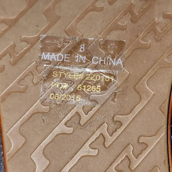 Vineyard Vines Tan Sandals with Blue Straps - Picture 3 of 3